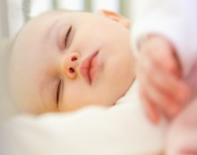 Причины беспокойного сна у малышей до 6 месяцев